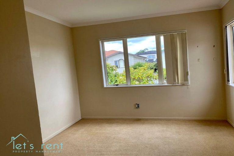 Photo of property in 9 Maypark Crescent, Flat Bush, Auckland, 2016