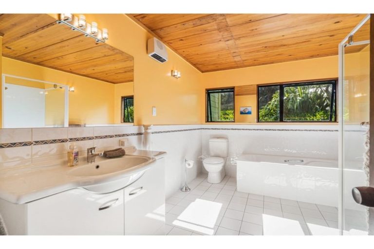 Photo of property in 168 Carter Road, Oratia, Auckland, 0604