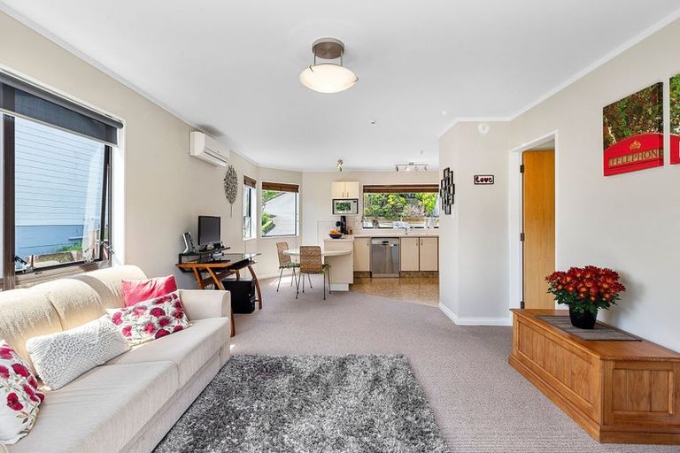 Photo of property in 32b Sailmaker Close, Whitby, Porirua, 5024