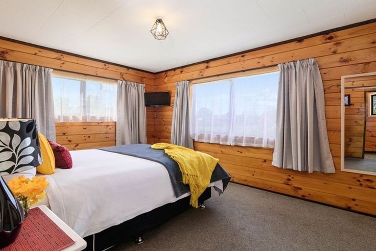 Photo of property in 1 Darroch Street, Fairy Springs, Rotorua, 3015