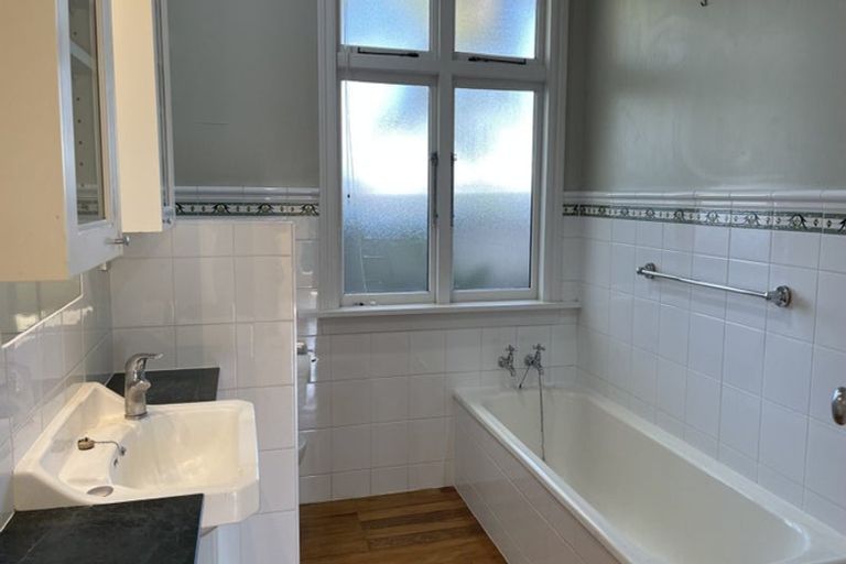 Photo of property in 38 Puriri Street, Riccarton, Christchurch, 8041