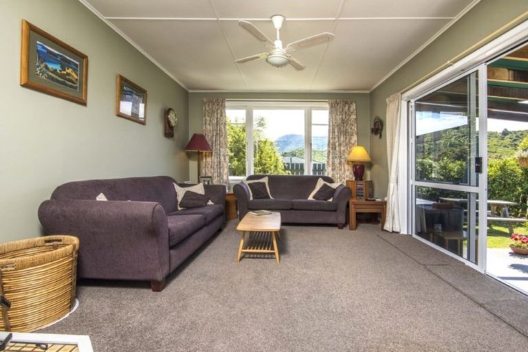 Photo of property in 169 Waikawa Road, Picton, 7220