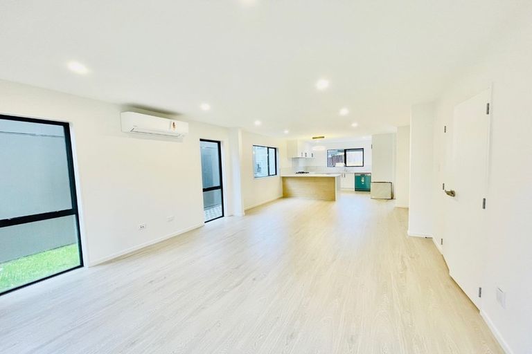 Photo of property in 12d Kelwyn Road, Kelston, Auckland, 0602