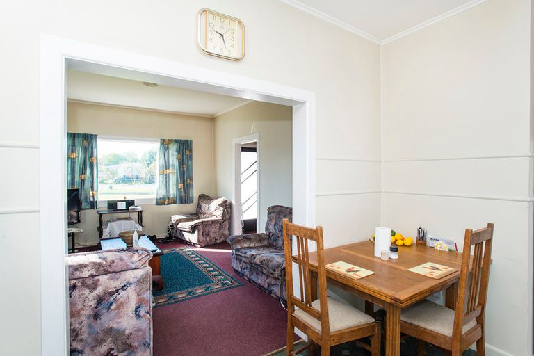 Photo of property in 16 De Lautour Road, Kaiti, Gisborne, 4010