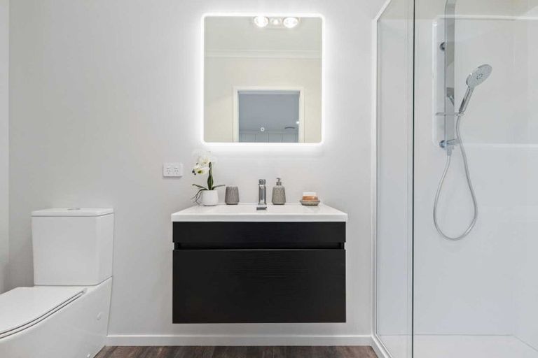 Photo of property in 116a Racecourse Road, Waiuku, 2123