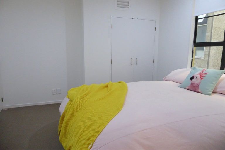 Photo of property in Maddison Apartments, 1/6f Queen Street, Palmerston North, 4410