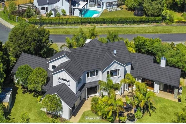 Photo of property in 2 Oscar Road, Greenhithe, Auckland, 0632