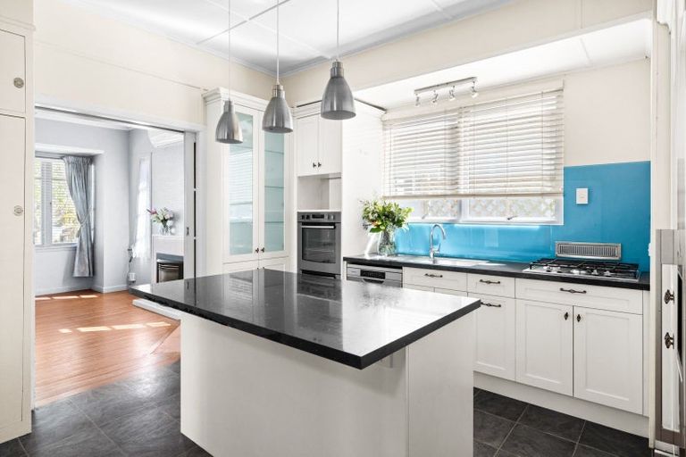 Photo of property in 3 Kinross White Street, Napier South, Napier, 4110