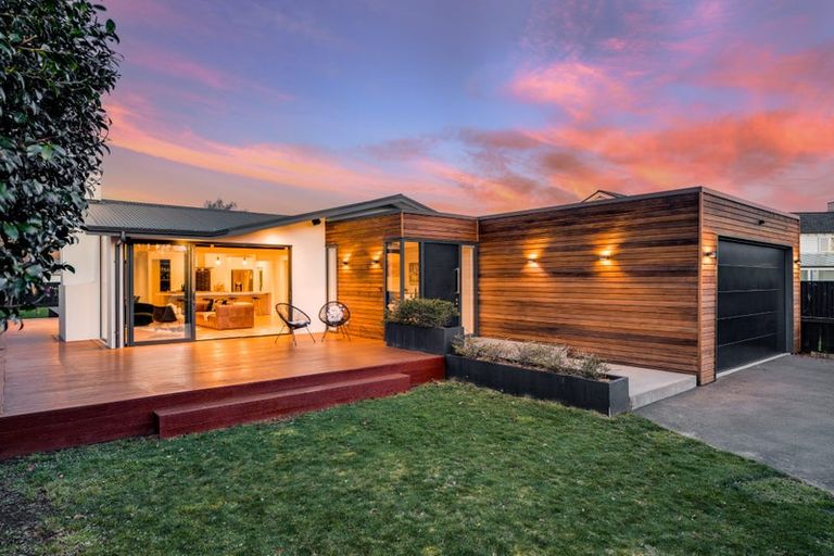 Photo of property in 7 Pentlow Place, Fendalton, Christchurch, 8052