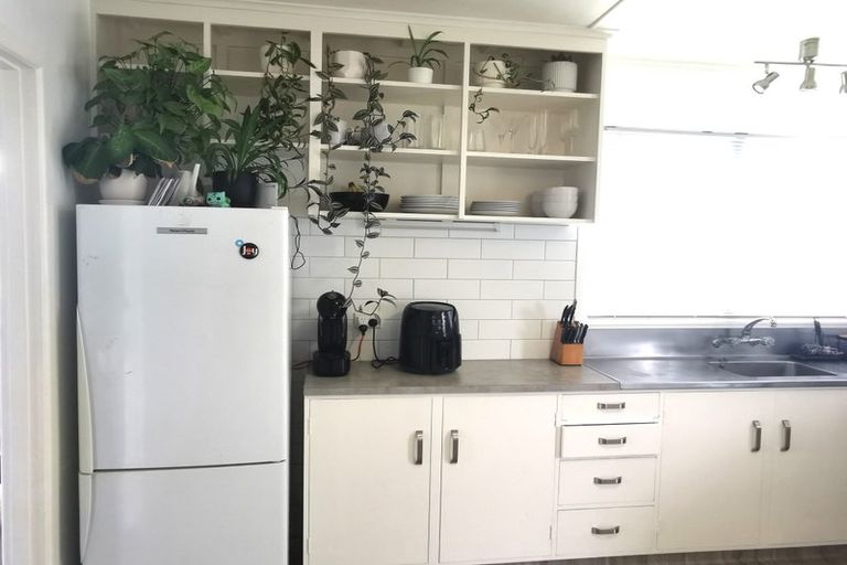 Photo of property in 1/1302 Caroline Road, Mayfair, Hastings, 4122