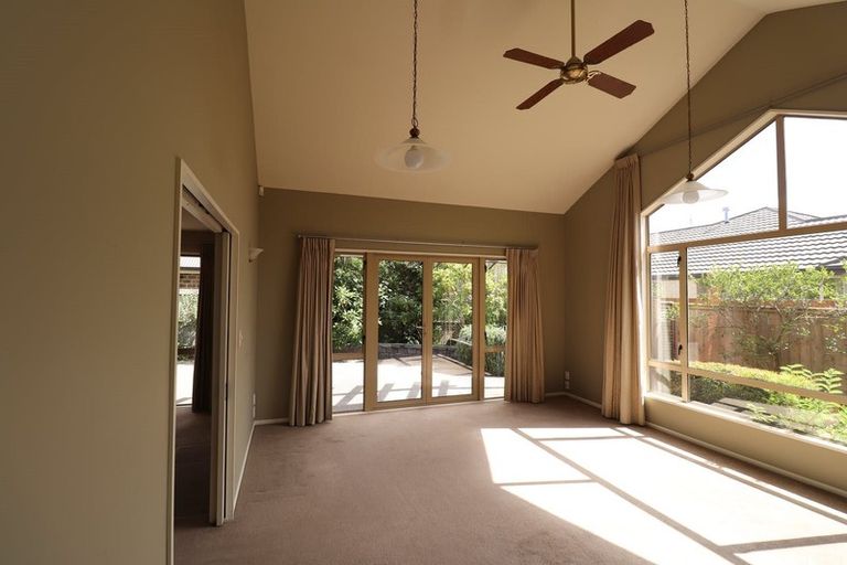 Photo of property in 14 Coolspring Way, Redwood, Christchurch, 8051