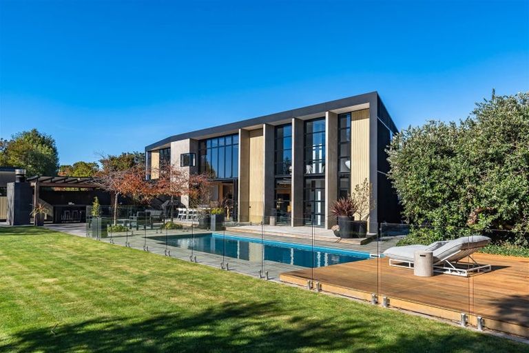 Photo of property in 9 Walnut Avenue, Strowan, Christchurch, 8052