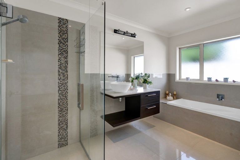 Photo of property in 7 Portland Drive, Highlands Park, New Plymouth, 4312