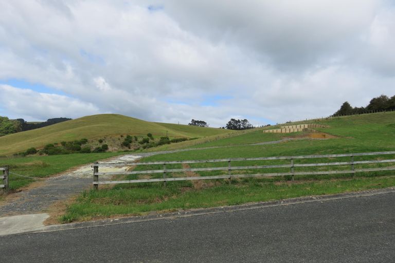 Photo of property in 12 Pekama Drive, Cable Bay, 0420