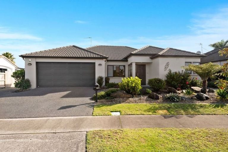 Photo of property in 18 Ohope Place, Papamoa Beach, Papamoa, 3118