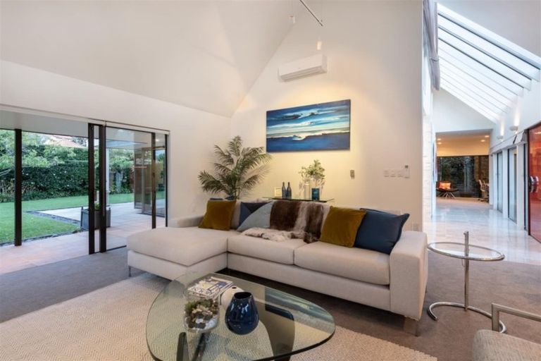 Photo of property in 25 Clifton Road, Hauraki, Auckland, 0622