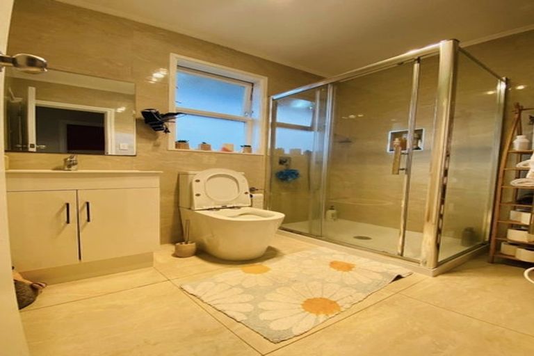 Photo of property in 1/56 Greenhaven Avenue, Opaheke, Papakura, 2113