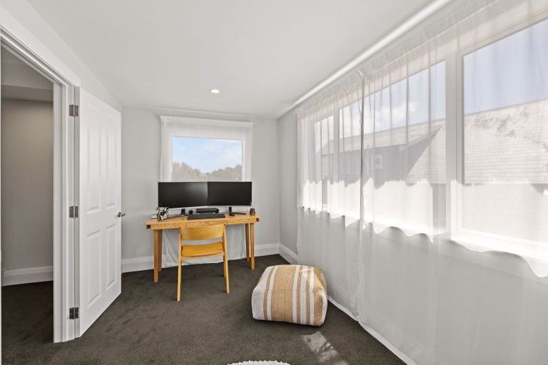 Photo of property in 3 Strowan Road, Strowan, Christchurch, 8052