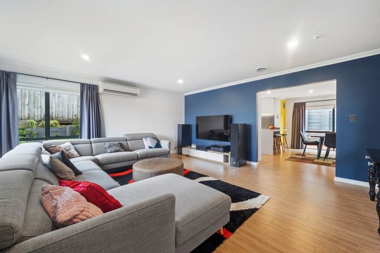 Photo of property in 19b Eske Place, Highland Park, Auckland, 2010