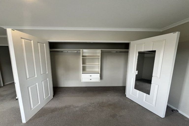 Photo of property in 34 Namsan Close, Fairview Heights, Auckland, 0632