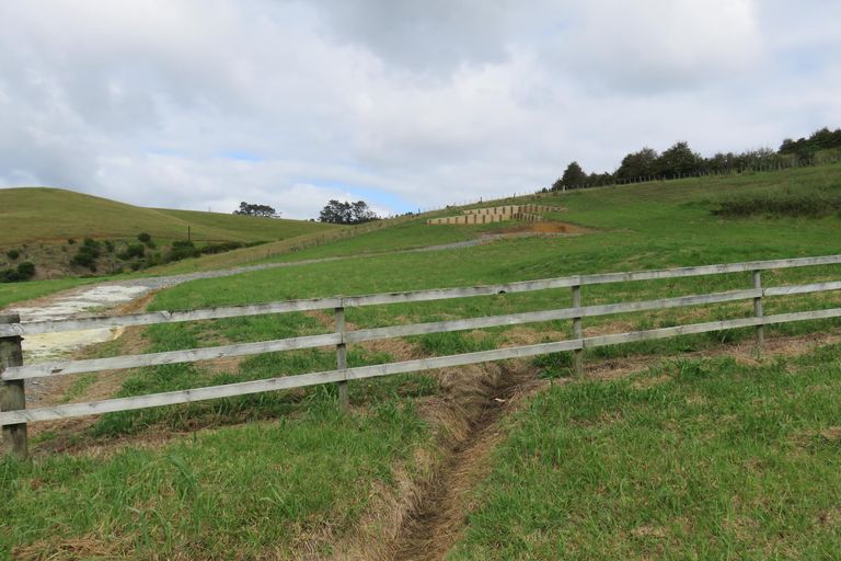 Photo of property in 12 Pekama Drive, Cable Bay, 0420