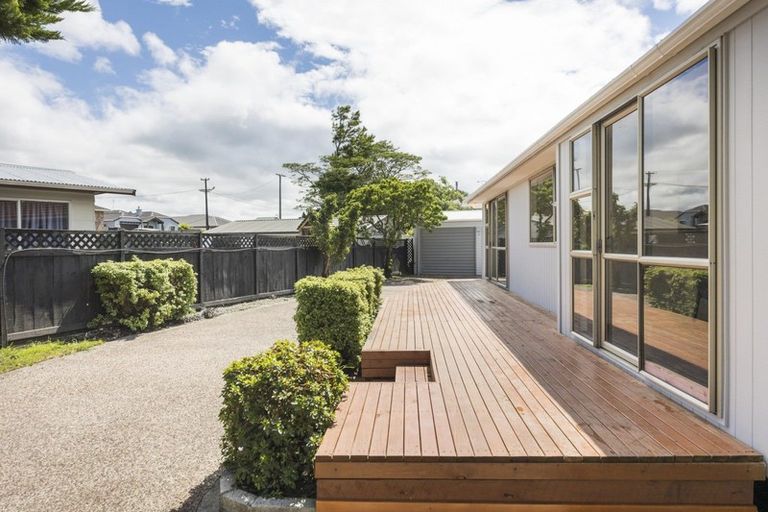 Photo of property in 3 Escort Grove, Awapuni, Palmerston North, 4412