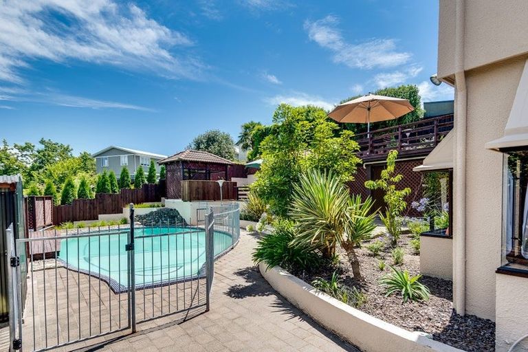 Photo of property in 10 Muritai Crescent, Havelock North, 4130