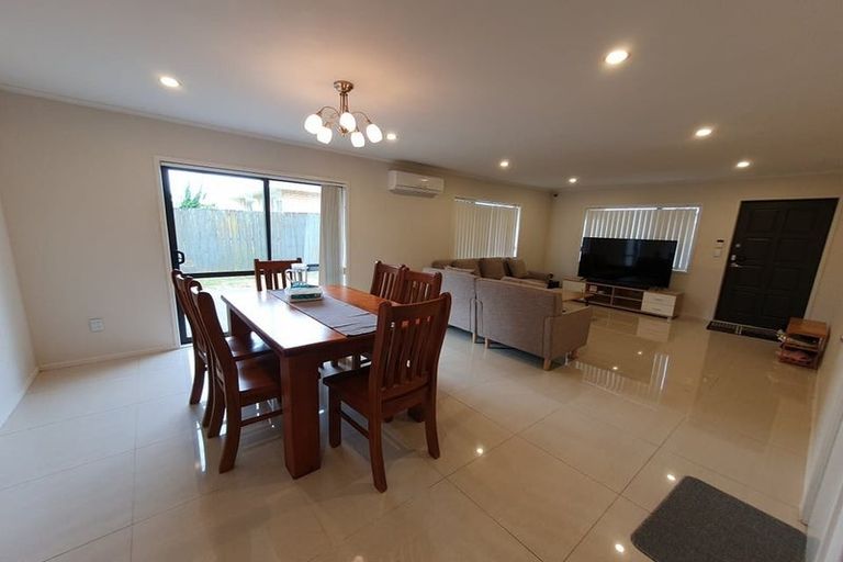 Photo of property in 21 Rebecca Rise, Weymouth, Auckland, 2103