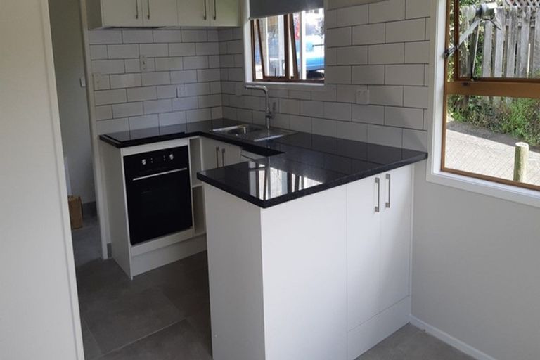 Photo of property in 2/73 Eskdale Road, Birkdale, Auckland, 0626