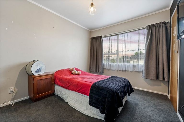 Photo of property in 11 Seakens Way, Glen Eden, Auckland, 0602