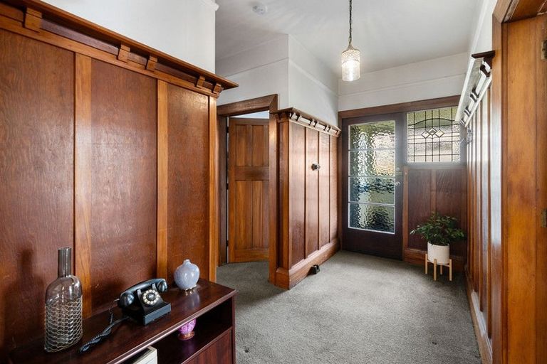 Photo of property in 102 Somerfield Street, Somerfield, Christchurch, 8024