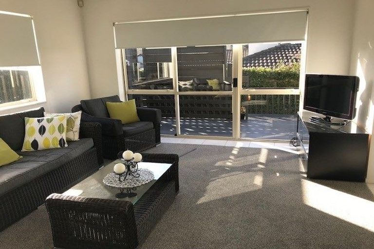 Photo of property in 2/270 Cascades Road, Botany Downs, Auckland, 2010