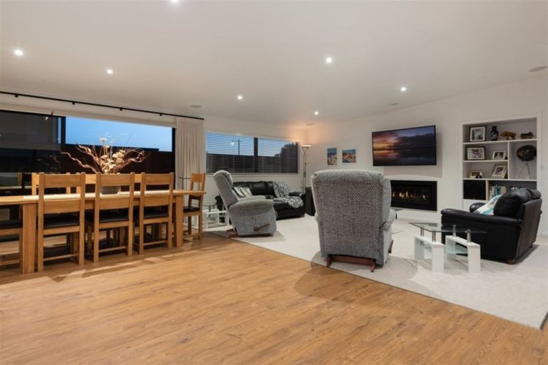 Photo of property in 33 Coast Boulevard, Papamoa Beach, Papamoa, 3118