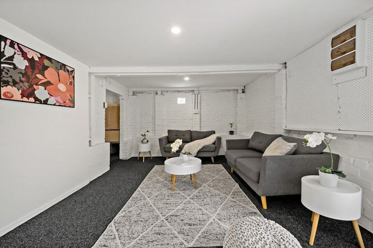 Photo of property in 70 Sturges Road, Henderson, Auckland, 0612