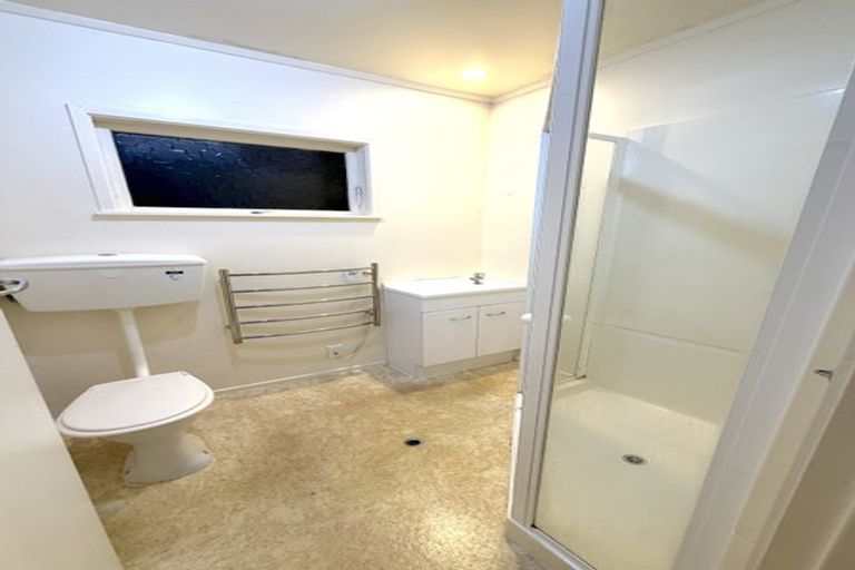 Photo of property in 1/3 Cheryl Place, Hillcrest, Auckland, 0627