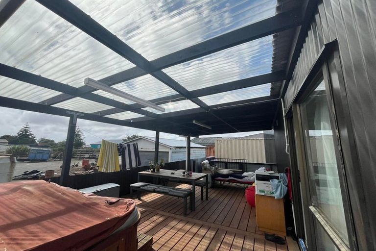 Photo of property in 12 Hokio Beach Road, Levin, 5510