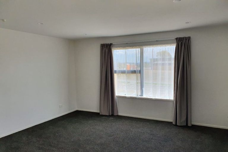 Photo of property in 1 Poutawa Lane, Clarks Beach, 2122