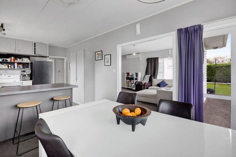 Photo of property in 12 Mccarthy Street, Hawera, 4610