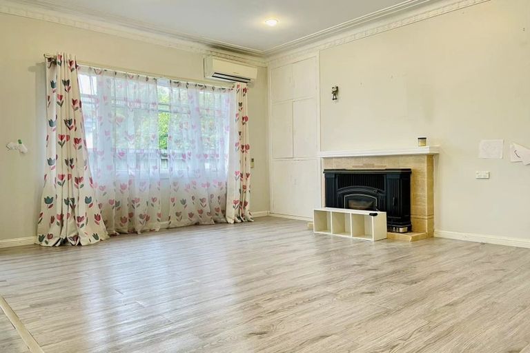 Photo of property in 48 Clevedon Road, Papakura, 2110