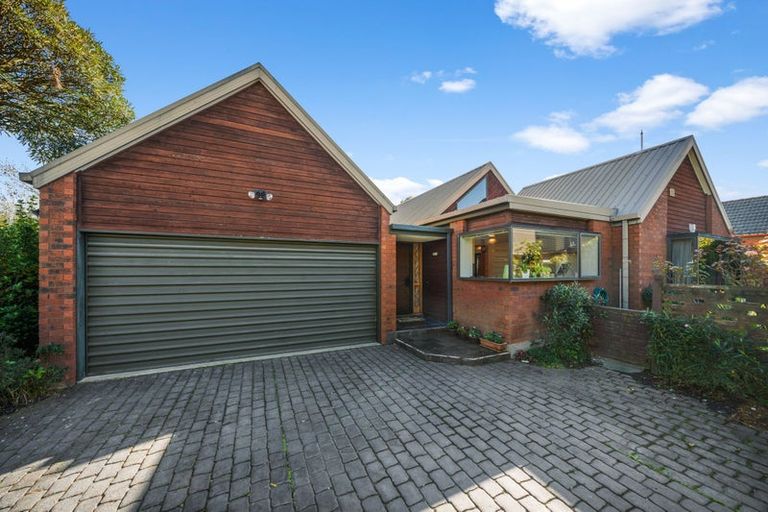 Photo of property in 2/6 Cricklewood Place, Avonhead, Christchurch, 8042