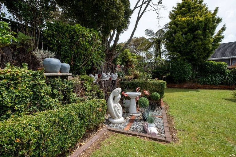 Photo of property in 48 Karina Road, Merrilands, New Plymouth, 4312