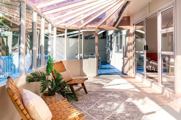 Photo of property in 11 Selkirk Way, Karori, Wellington, 6012