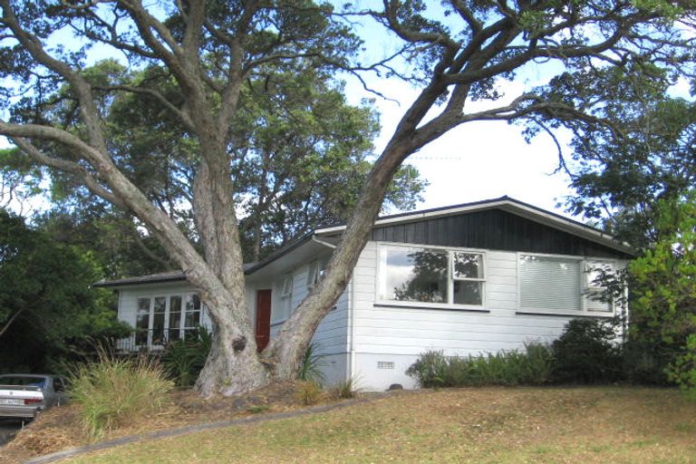 Photo of property in 11 Learmonth Avenue, Birkenhead, Auckland, 0626