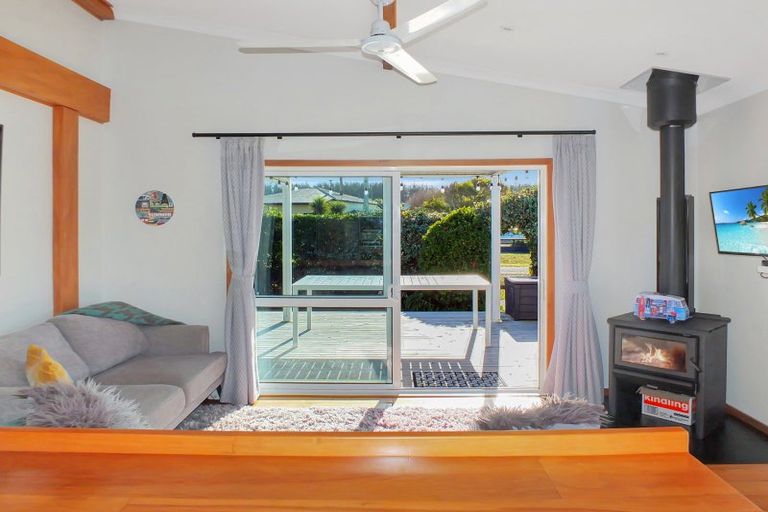 Photo of property in 8a Te Awa Street, Foxton Beach, Foxton, 4815