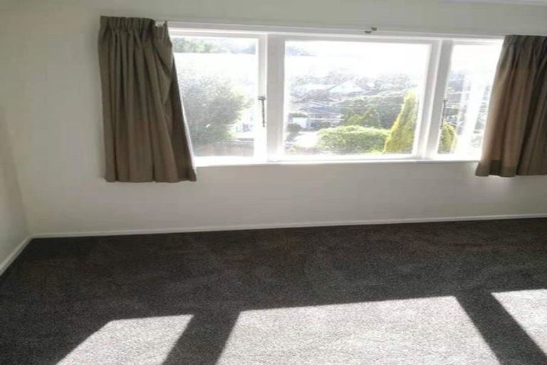 Photo of property in 107 Parkvale Road, Karori, Wellington, 6012