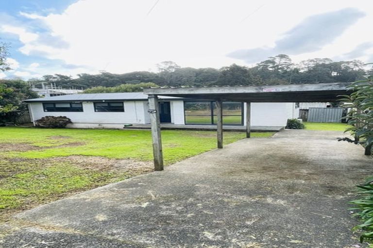 Photo of property in 40 Woodside Road, Massey, Auckland, 0614