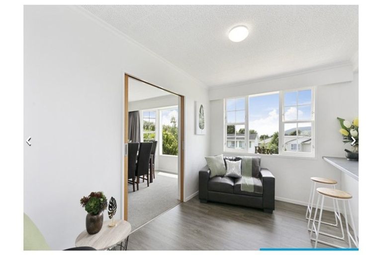 Photo of property in 25 Oriel Avenue, Tawa, Wellington, 5028