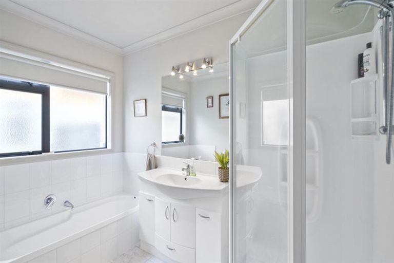 Photo of property in 1 Bellbird Rise, Pyes Pa, Tauranga, 3112