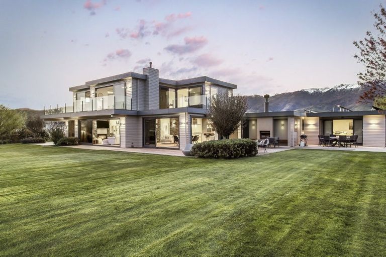 Photo of property in 12 De Bettencor Place, Mount Pisa, Cromwell, 9383