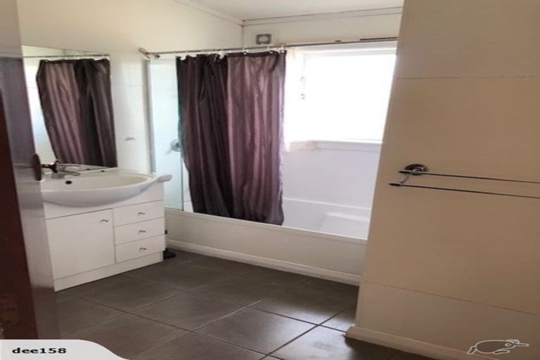 Photo of property in 4 Mcdonald Place, Awapuni, Palmerston North, 4412